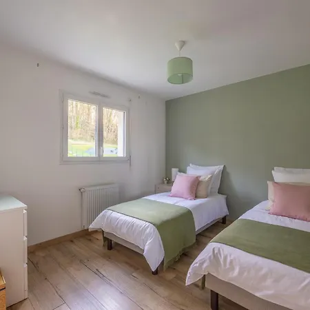 Holiday home La 745 D'ete - Maison Au Calme Proche De La