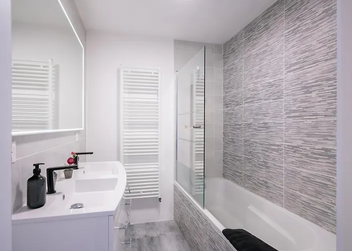 La 745 D'ete - Maison Au Calme Proche De La Nyaraló Commes